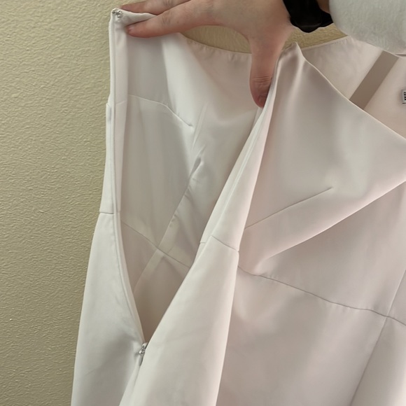 Gianni Bini Deliah One Bow Shoulder Sleeveless Sheath Crepe Mini Dress - Picture 7 of 9